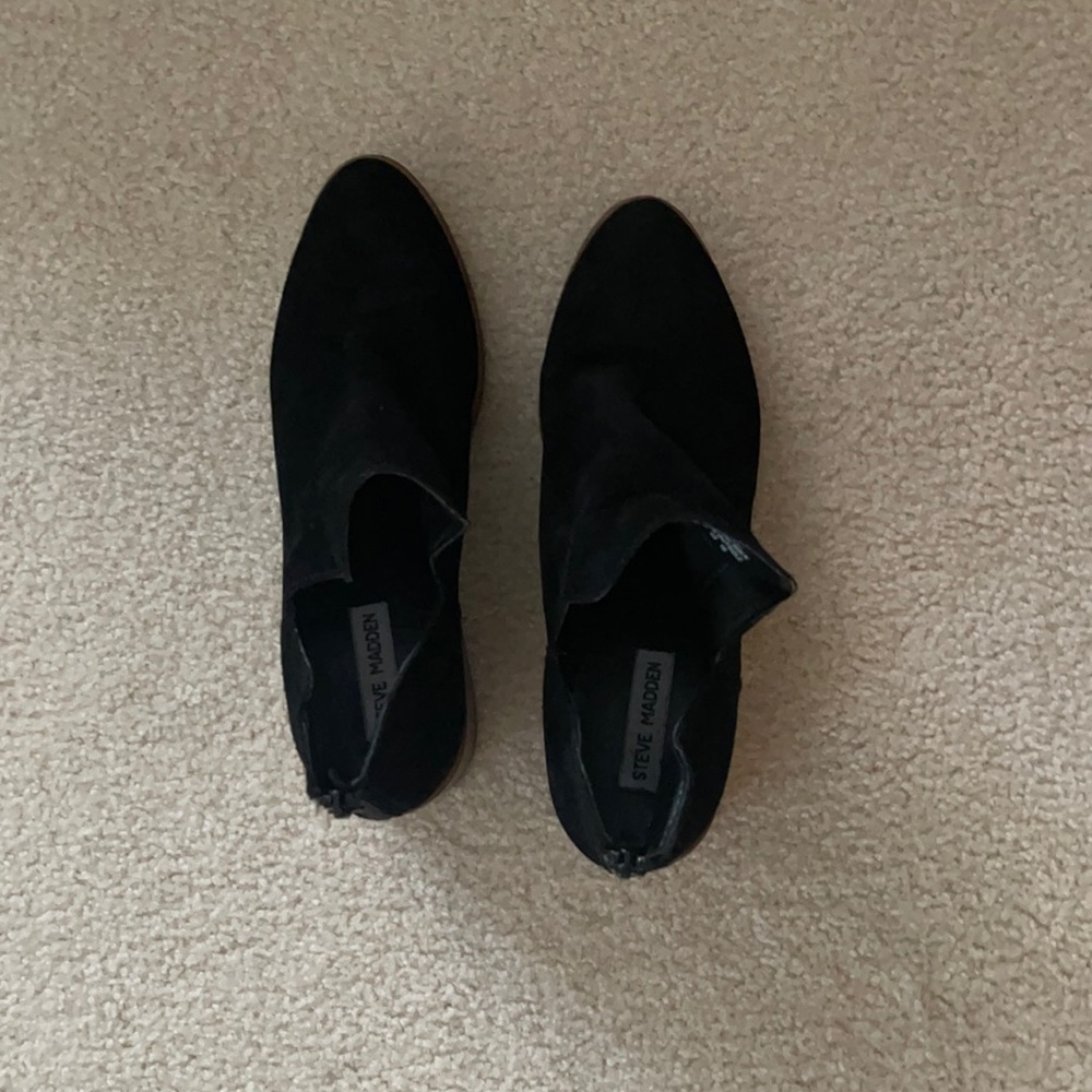 Steve Madden black nubuck booties